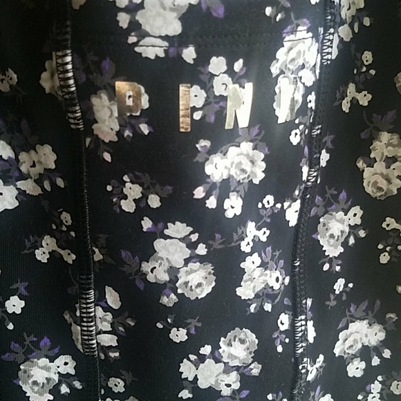 Victoria's Secret •PINK 🌸Yoga Pants🌸 - Picture 4 of 6